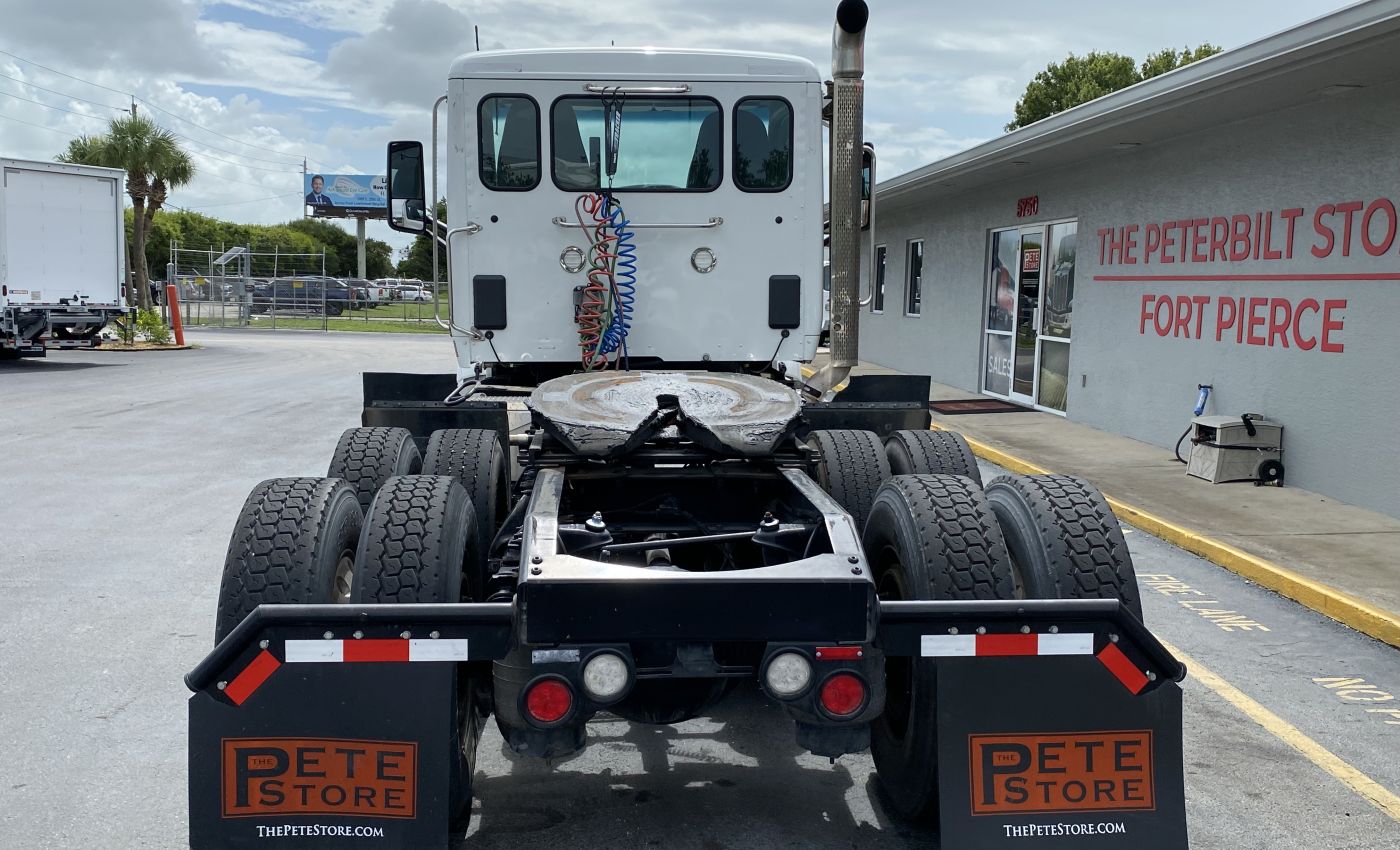 2022 Peterbilt 567