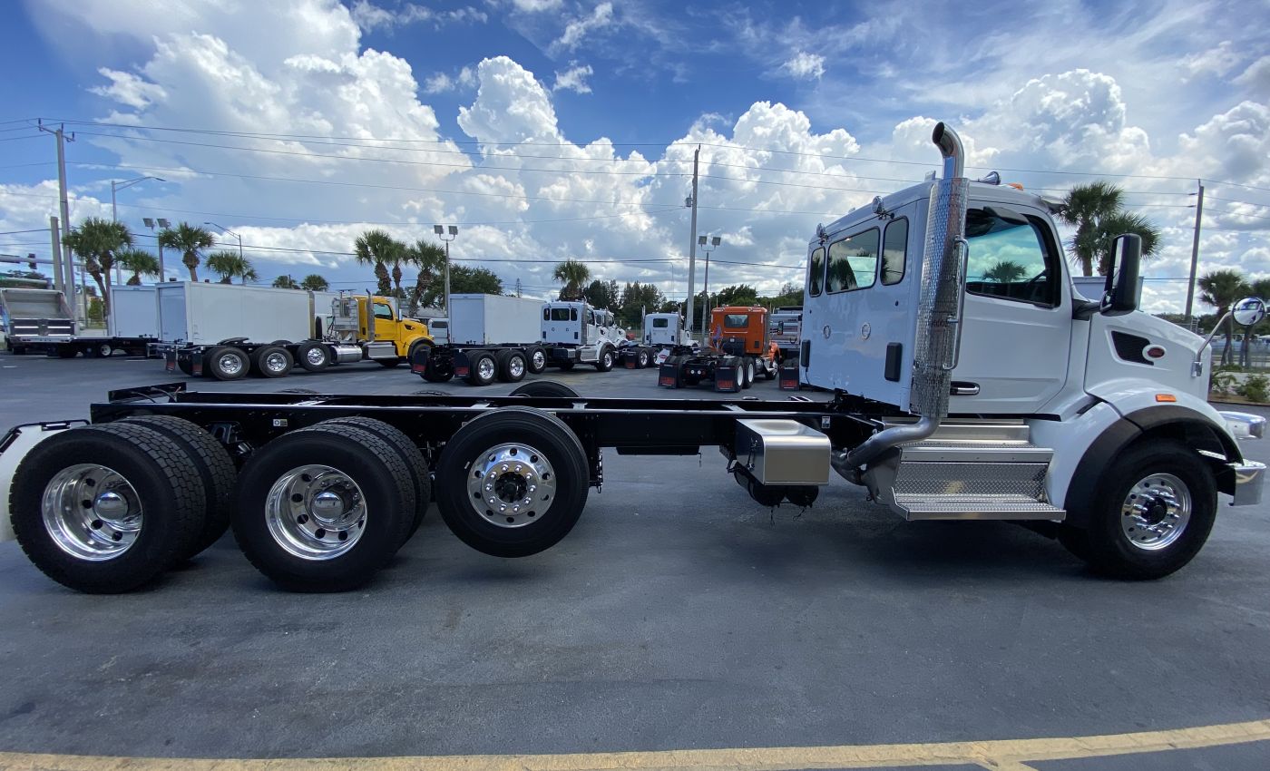 2025 Peterbilt 567