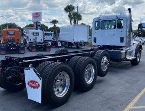 2025 Peterbilt 567