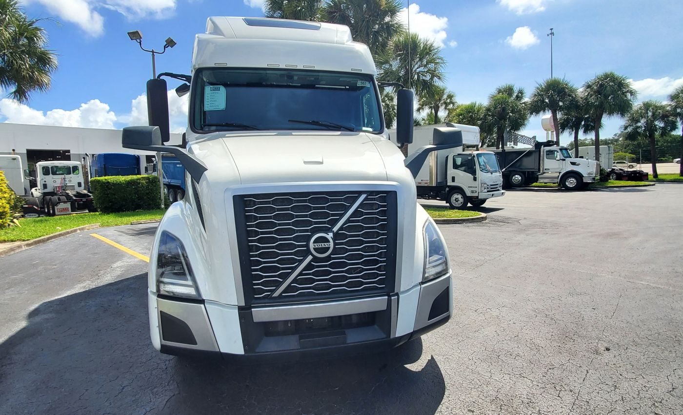 2022 Volvo VNL 860