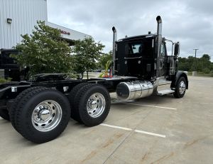 2025 Peterbilt 589