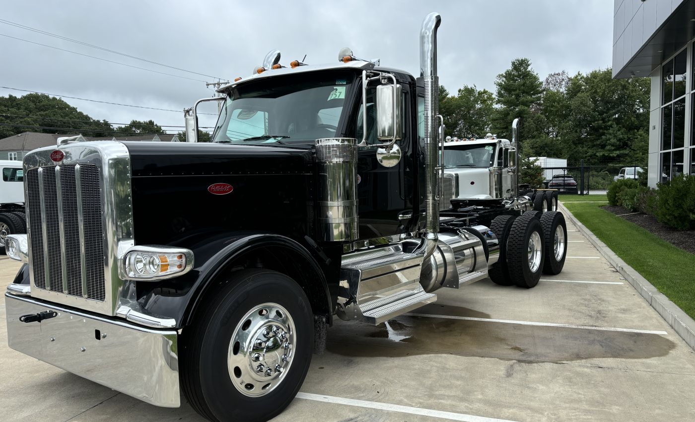 2025 Peterbilt 589