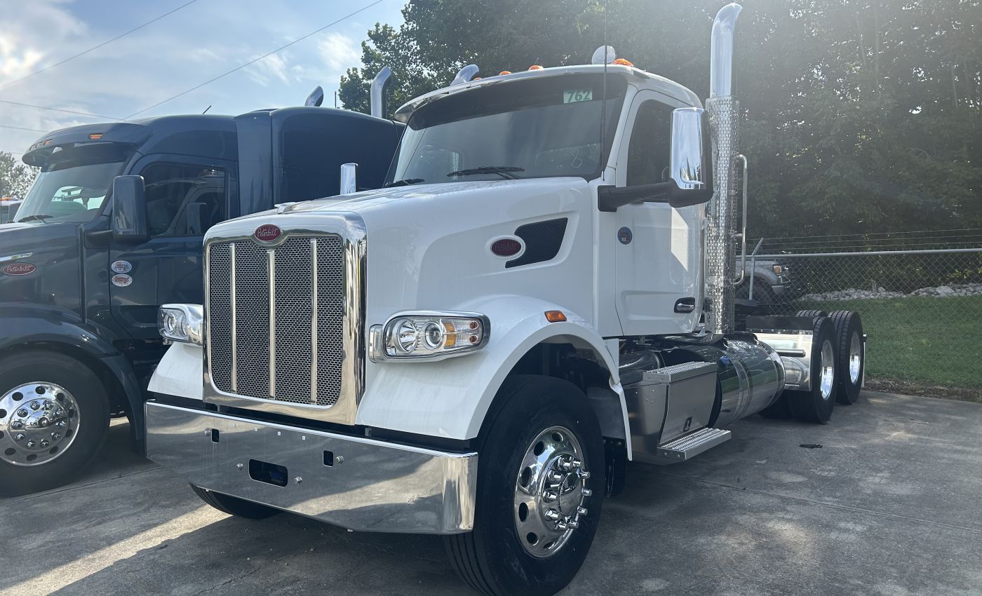 2025 Peterbilt 567