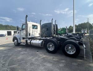 2025 Peterbilt 567