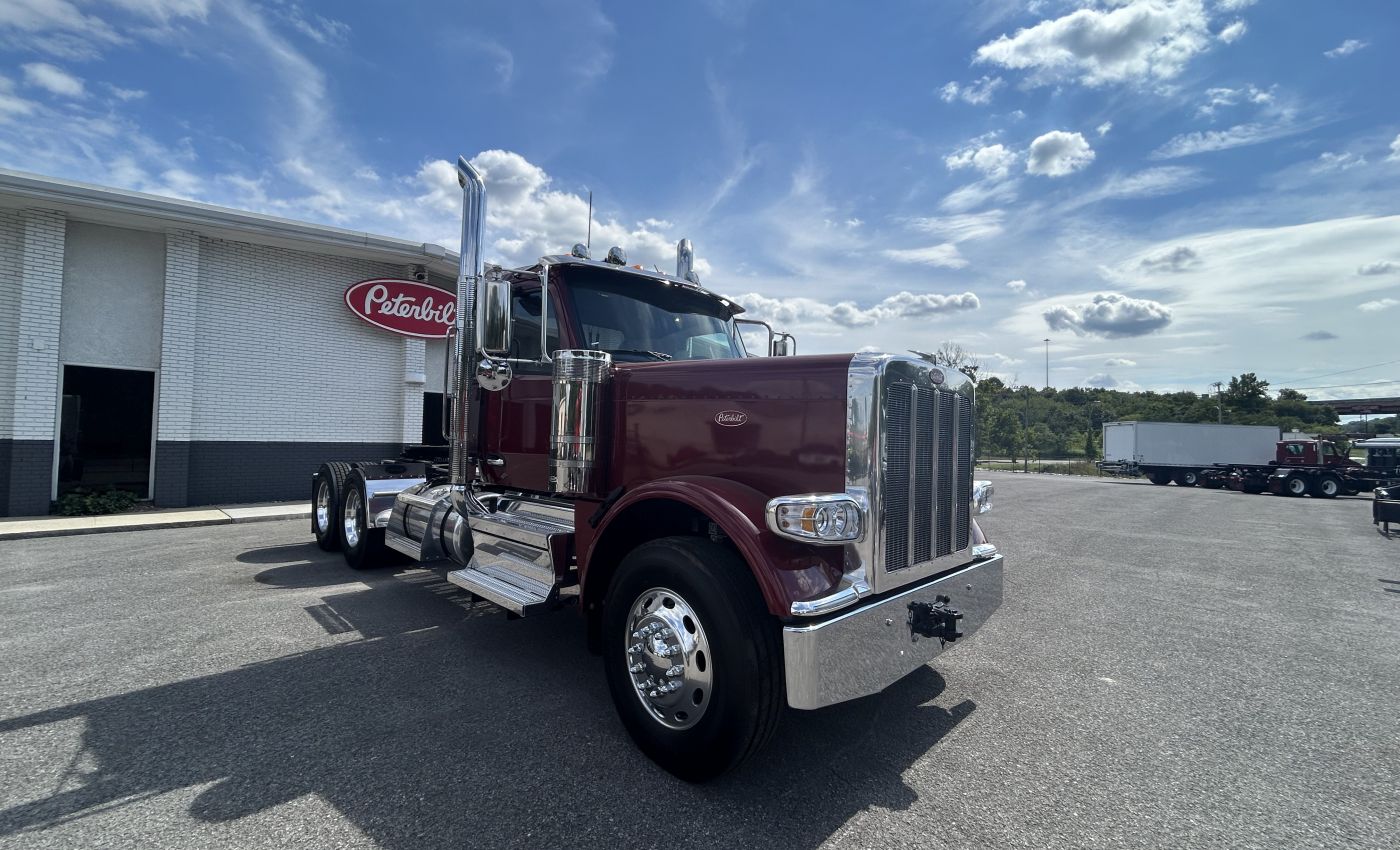 2025 Peterbilt 589