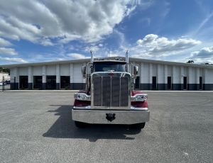 2025 Peterbilt 589