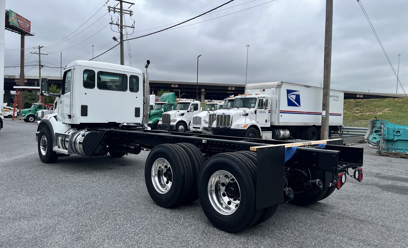 2025 Peterbilt 567