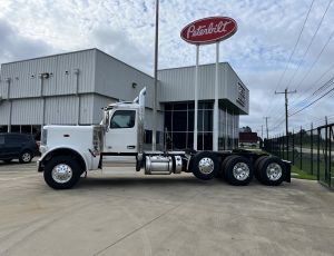 2025 Peterbilt 589