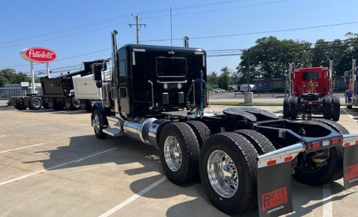 2025 Peterbilt 589