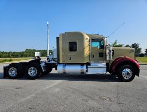 2019 Kenworth W900