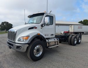 2025 Peterbilt 548