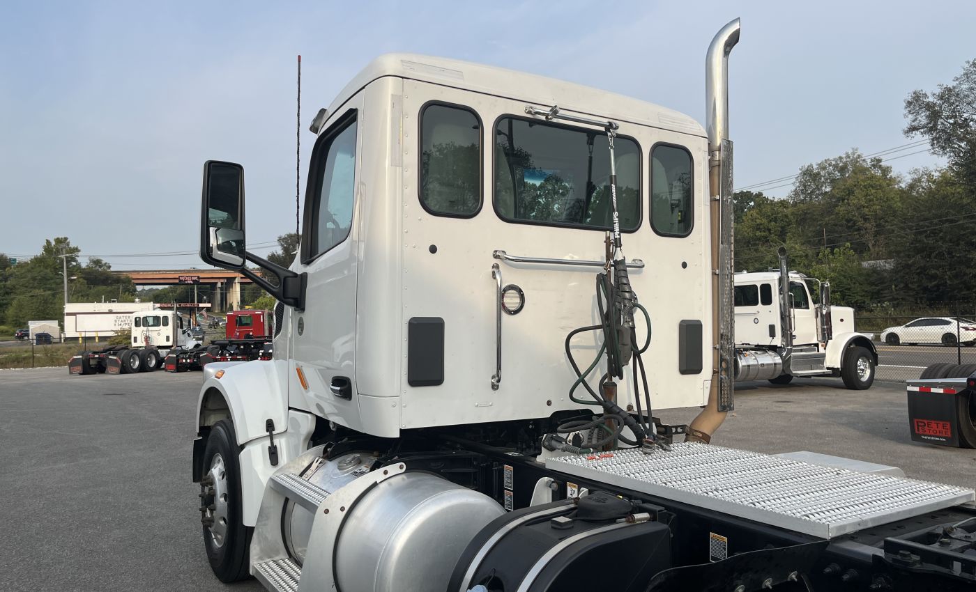 2021 Peterbilt 567