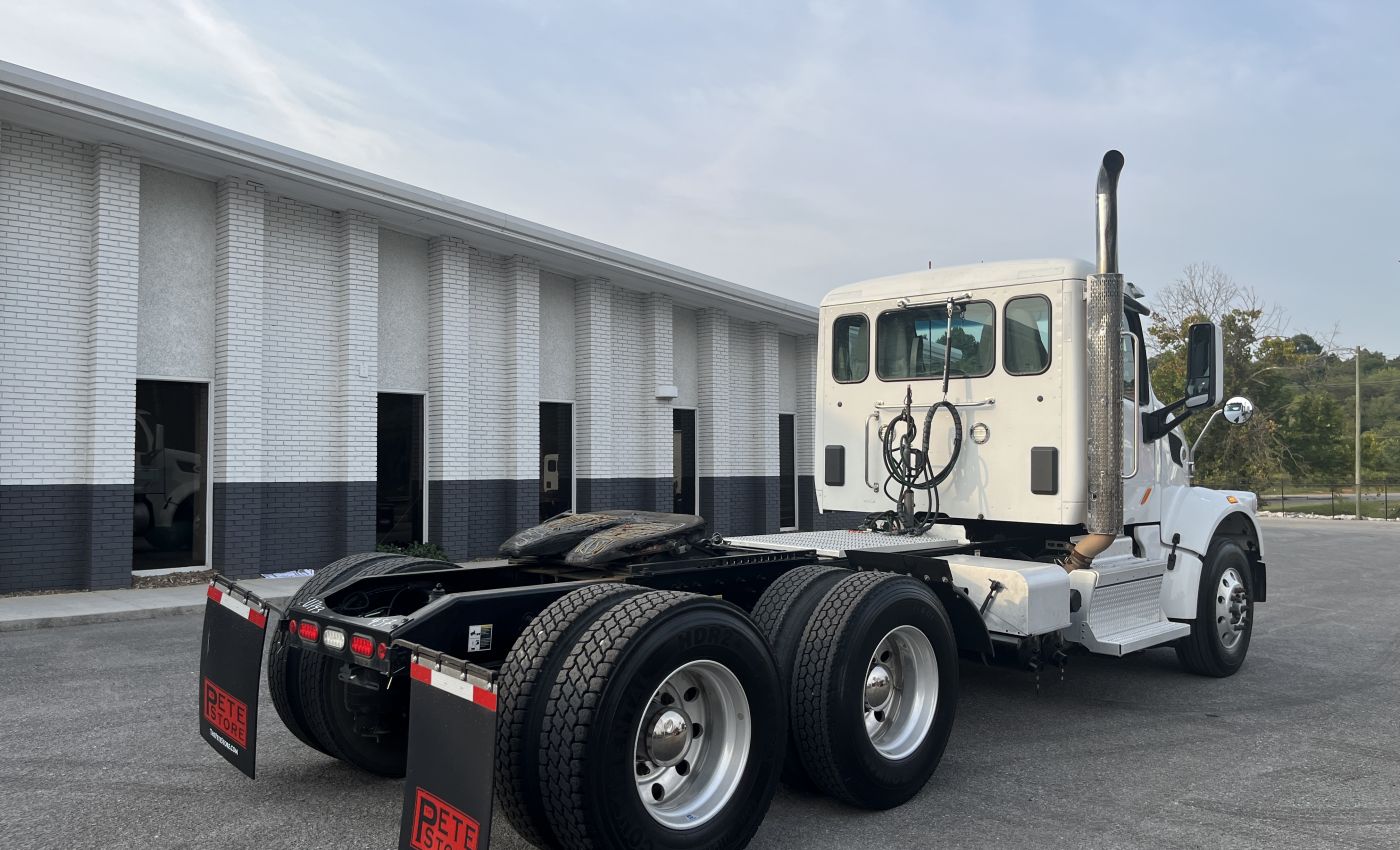 2021 Peterbilt 567