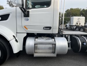 2021 Peterbilt 567