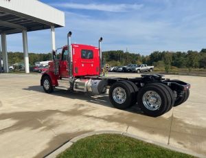 2025 Peterbilt 589