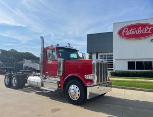 2025 Peterbilt 589