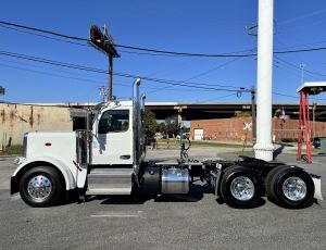 2025 Peterbilt 589