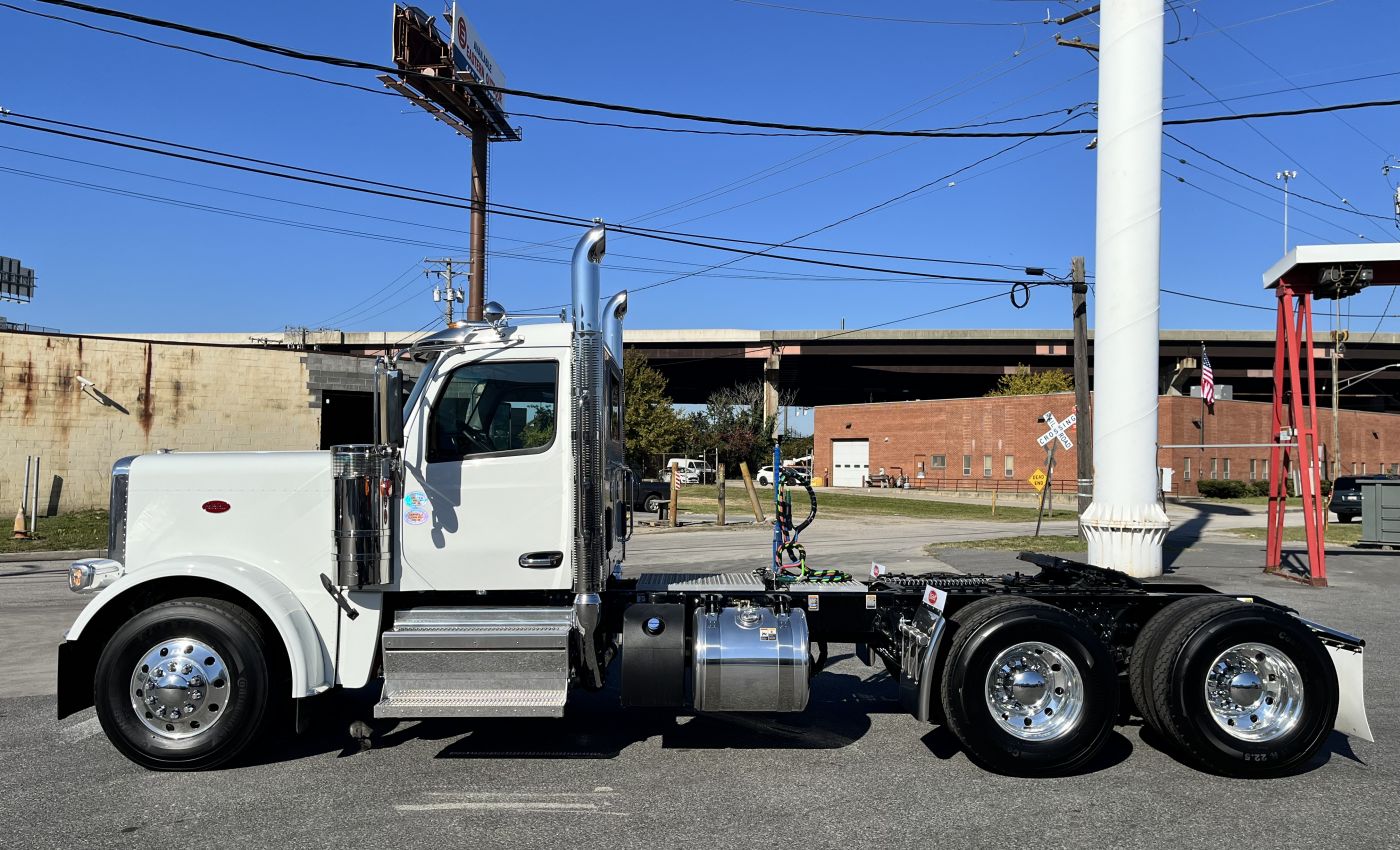 2025 Peterbilt 589