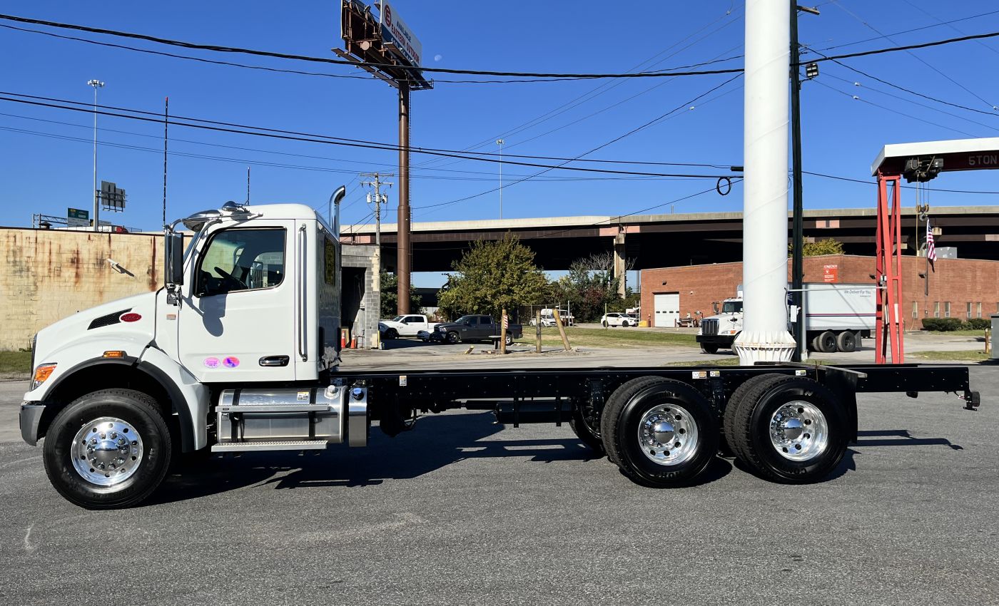 2025 Peterbilt 548