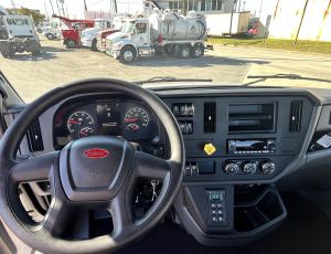 2025 Peterbilt 548